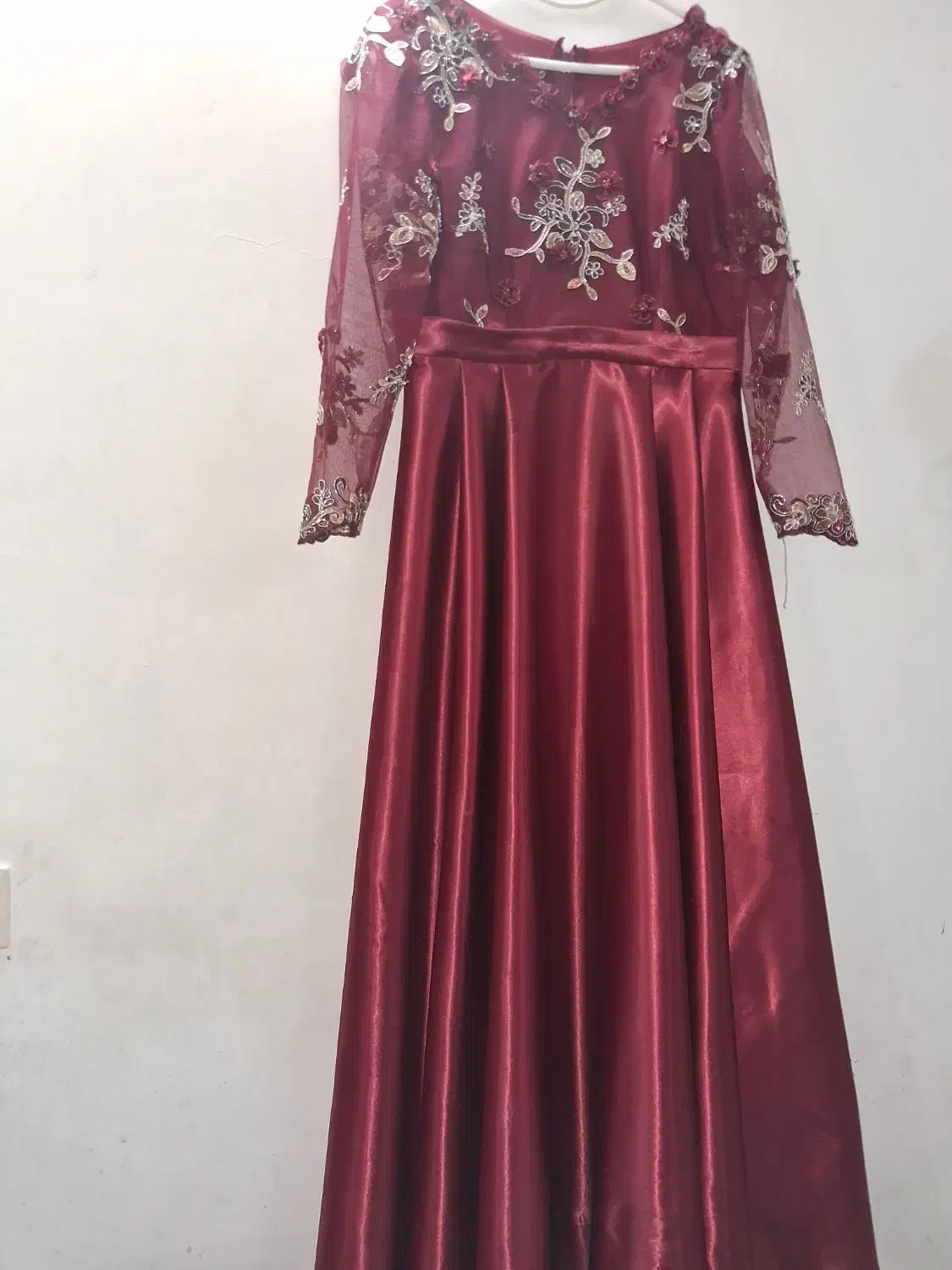 لباس مجلسی|لباس|شیراز, سجادیه|دیوار