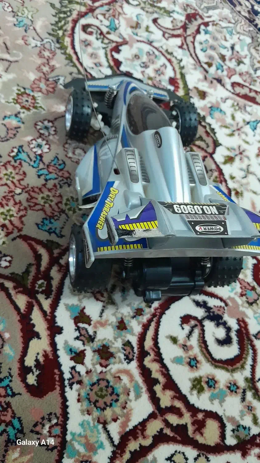 ماشین کنترلی در حد نو|اسباببازی|گلبهار, بیزکی|دیوار