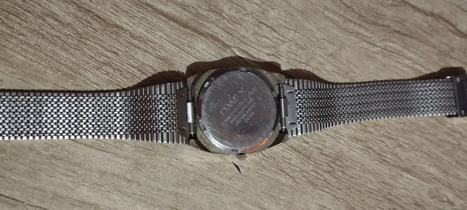 ساعت مچی اومکس|ساعت|شاهین‌شهر, شهرک گلدیس|دیوار