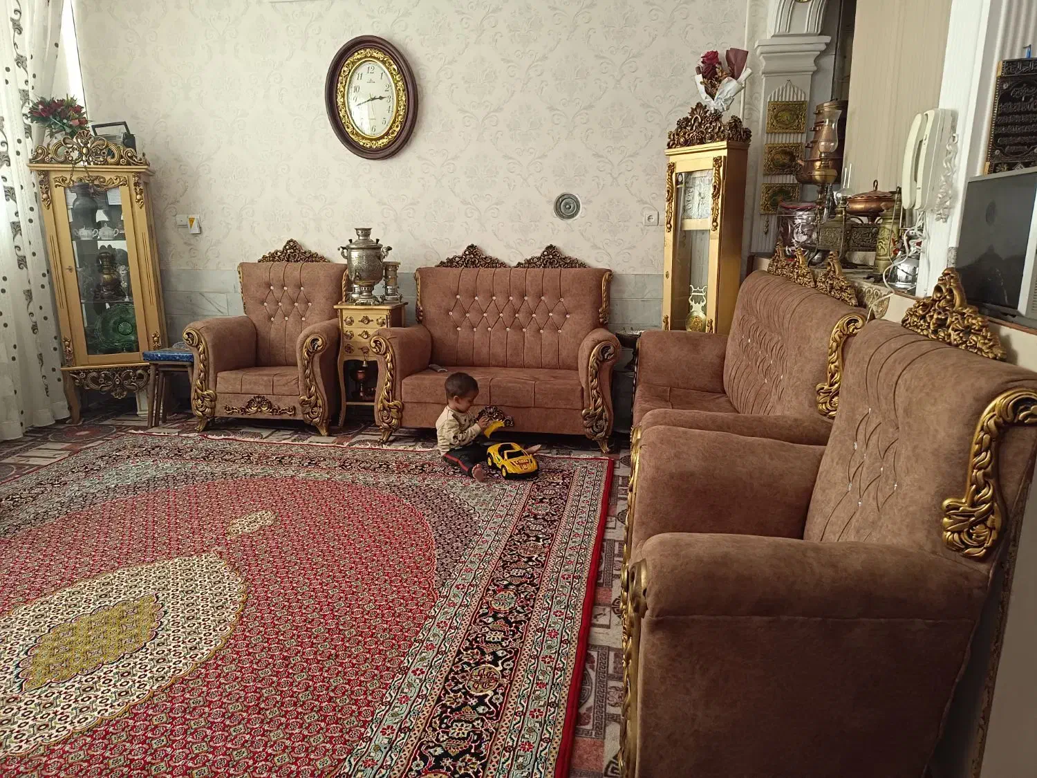 مبل و ساعت و بوفه|مبلمان خانگی و میز عسلی|بیرجند, |دیوار