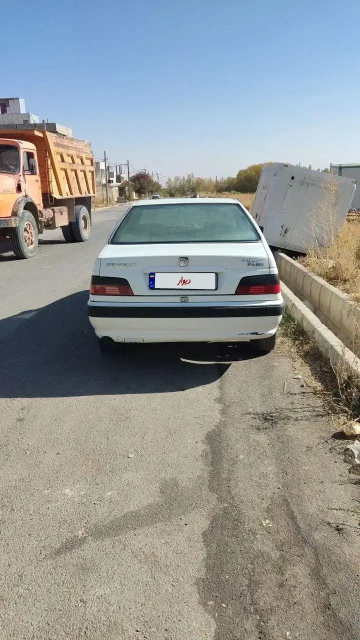 اندازه کف دست رنگ شدگی دارد بقیه بی رنگ|خودرو سواری و وانت|قیدار, |دیوار