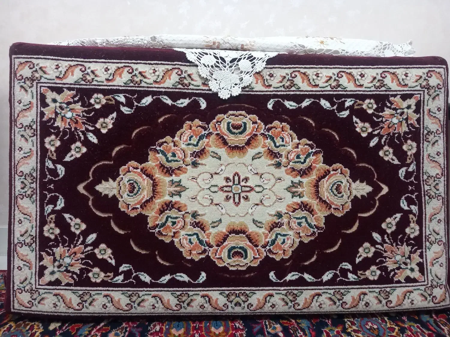 پشتی بافت ماشینی در حد نو|پشتی|تهران, جی|دیوار