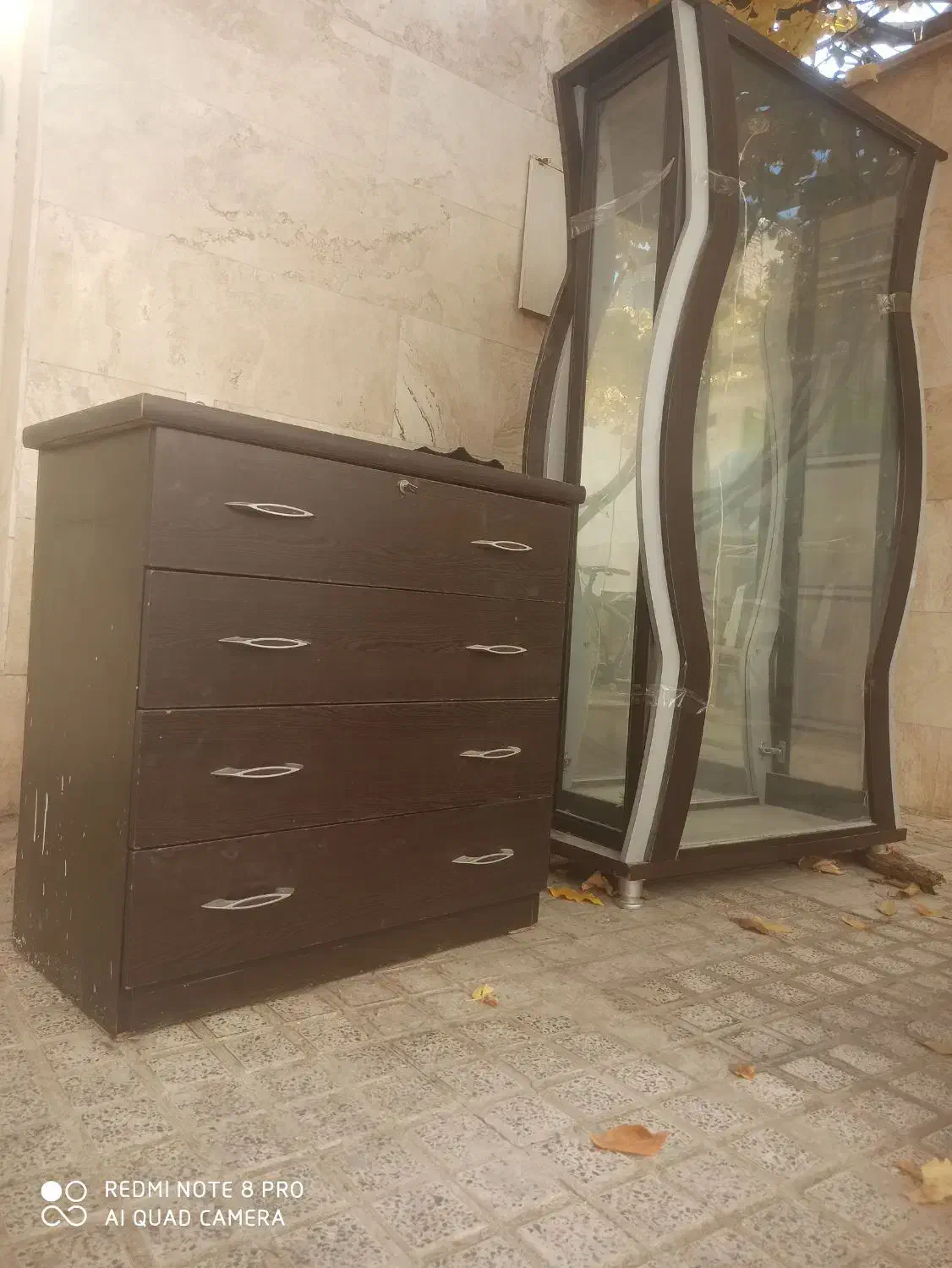 یک عدد دراور و یک عدد بوفه ی شیشه ای سالم|بوفه، ویترین، کنسول|زنجان, |دیوار