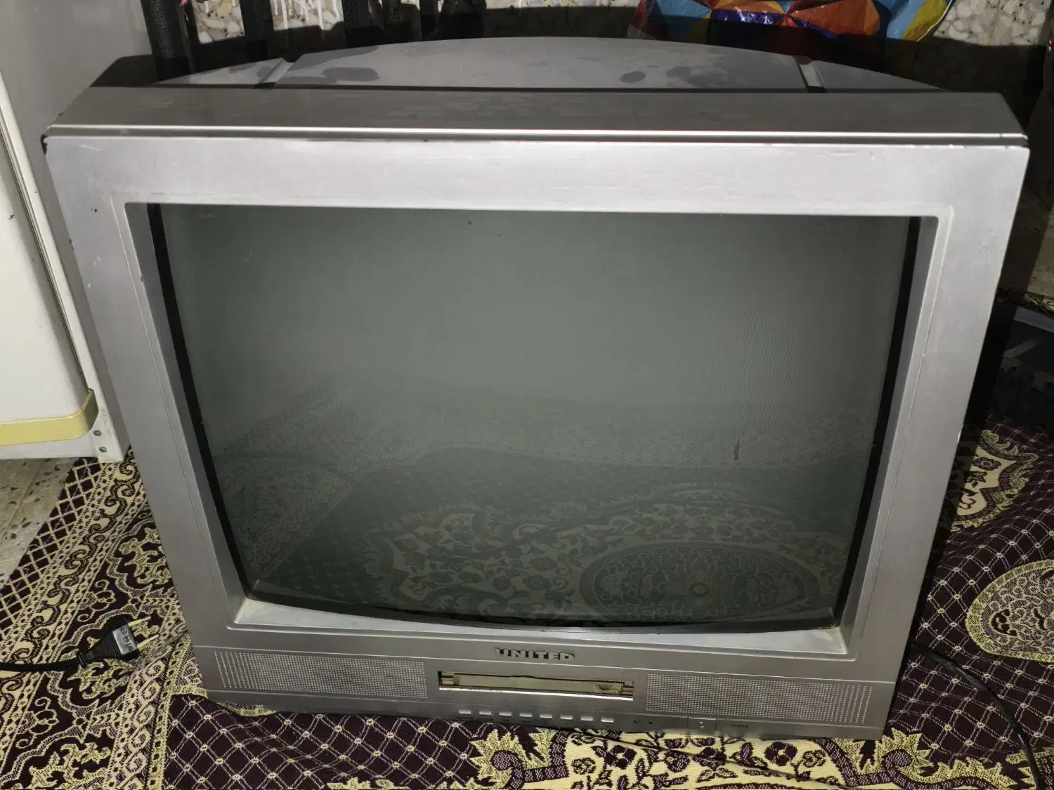 دو عدد تلویزیون ۲۹ اینج و ۲۱ اینج|تلویزیون و پروژکتور|سنندج, |دیوار