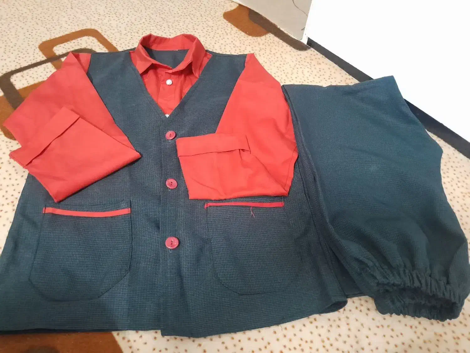 فرم.فرم مدرسه.پسرانه.سایز۷|کفش و لباس بچه|مشهد, انصار|دیوار