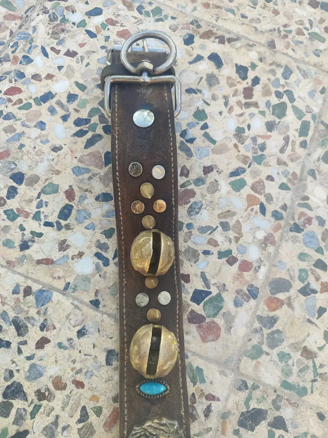 قلاده چرم گاومیش|لوازم جانبی حیوانات|مبارکه, |دیوار