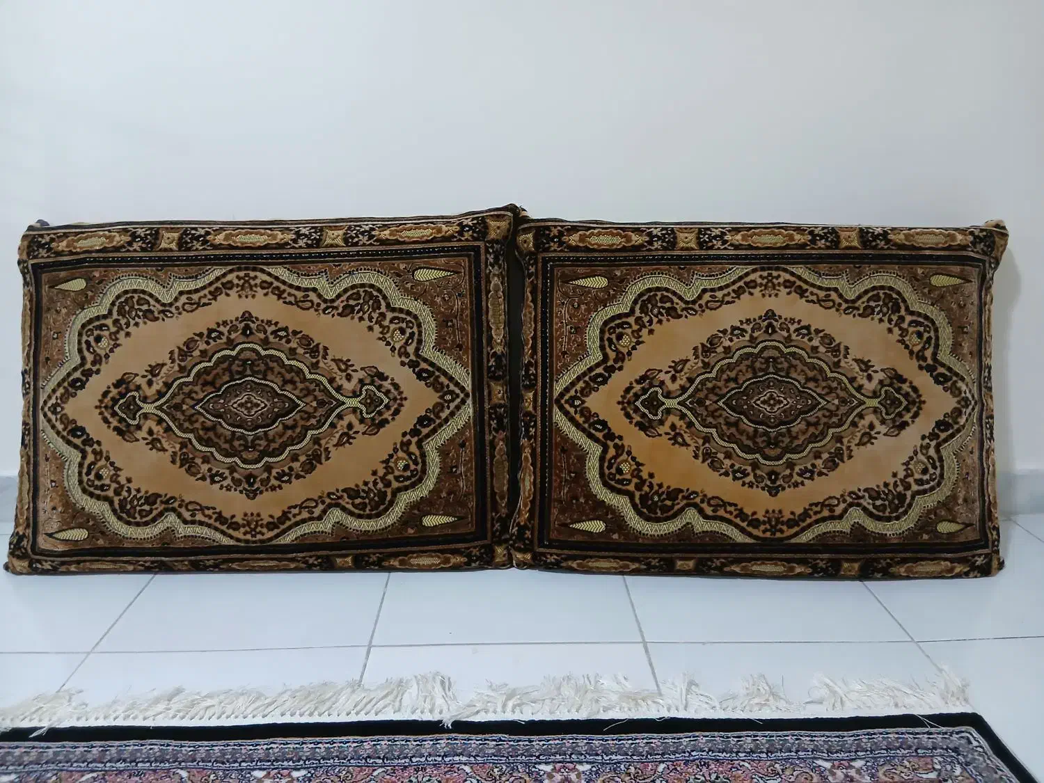 یک جفت پشتی سالم|پشتی|تبریز, |دیوار