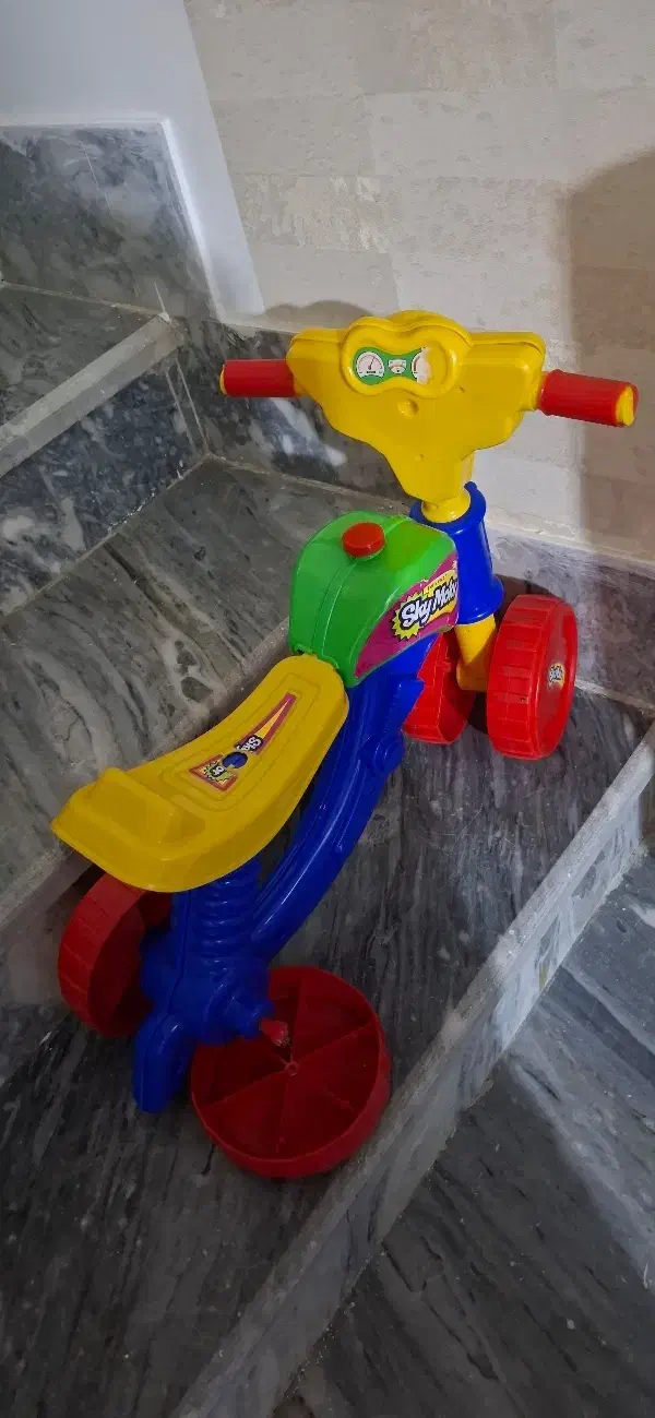 موتور اسباب بازی نیاز به تعمیر|اسباببازی بچه|اسفراین, |دیوار