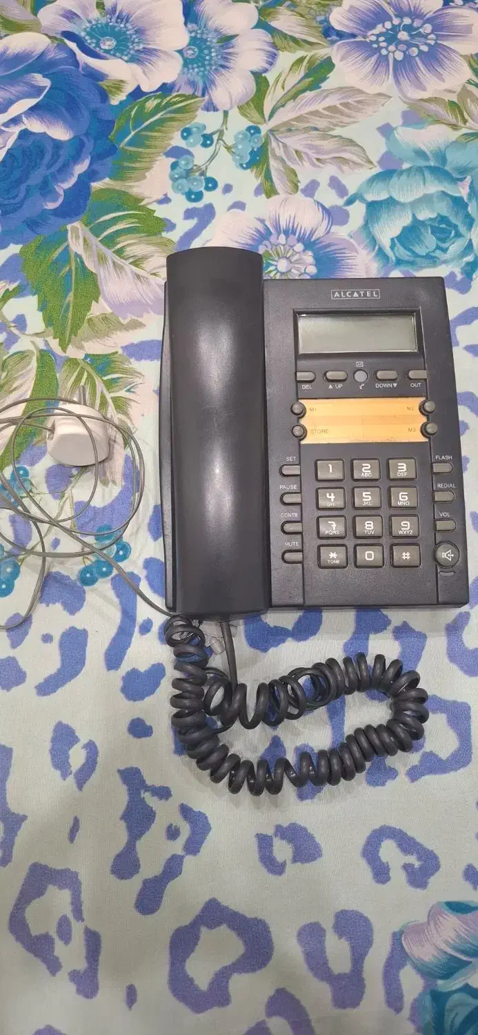 تلفن رومیزی|تلفن رومیزی|خوی, |دیوار