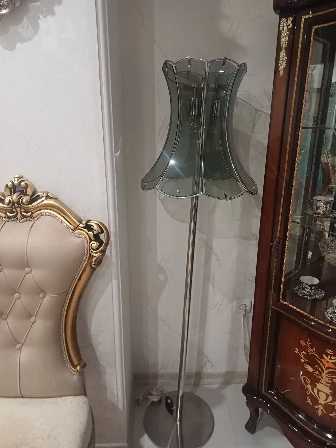 اباژور ایستاده|چراغ خواب و آباژور|تبریز, |دیوار