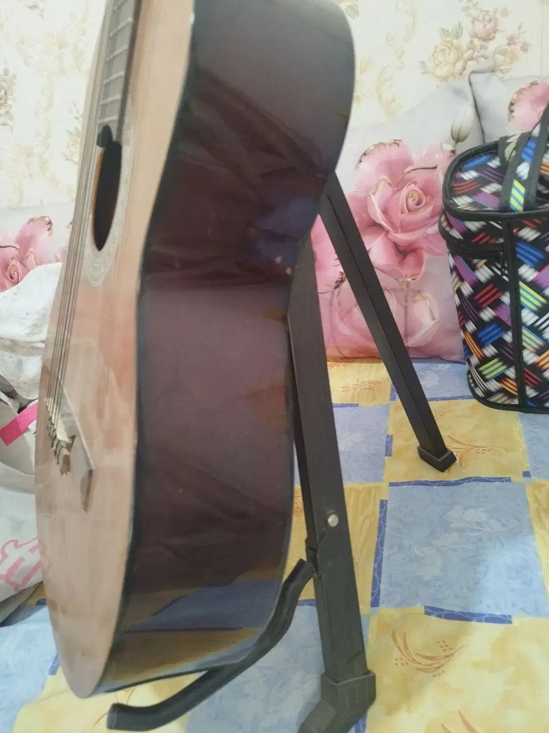 گیتار Gipsi همراه با تمام وسایل|گیتار، بیس، امپلیفایر|اسلامشهر, باغ فیض|دیوار