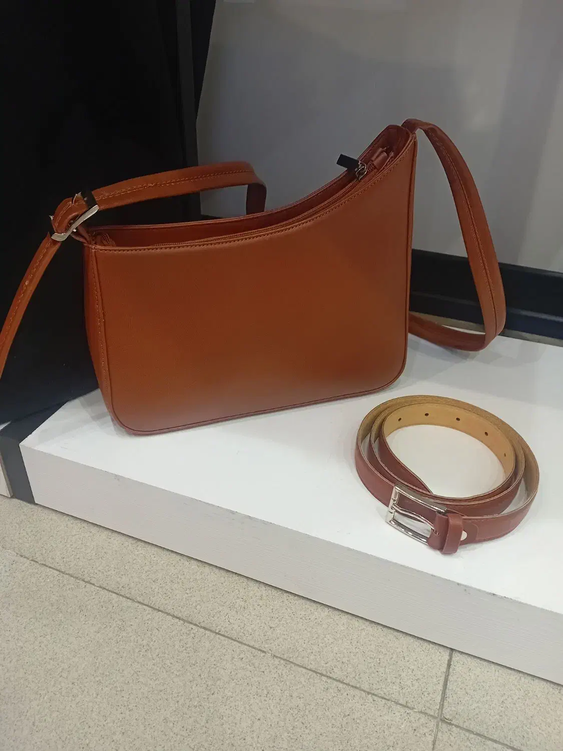 کیف و کمربند|کیف، کفش، کمربند|پردیس, فاز ۲|دیوار