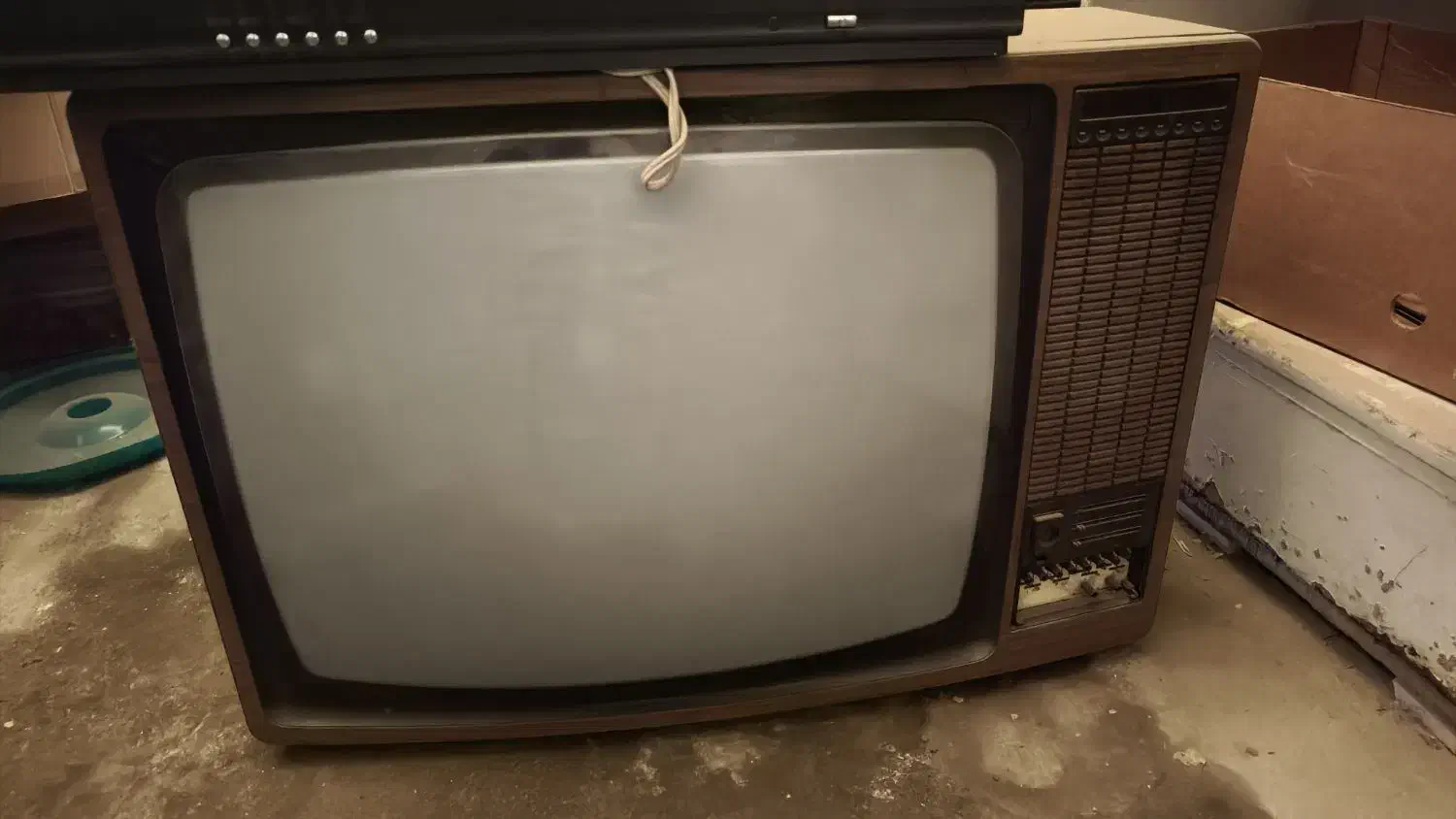 تلویزیون قدیمی|تلویزیون و پروژکتور|نجف‌آباد, امام خمینی|دیوار