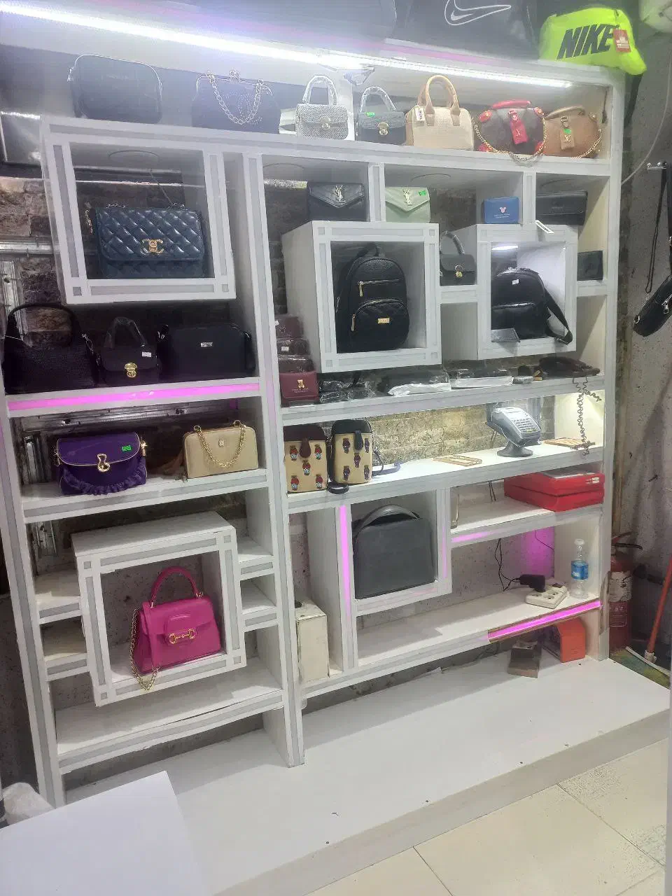 دکور مغازه|فروشگاه و مغازه|فولادشهر, B5|دیوار