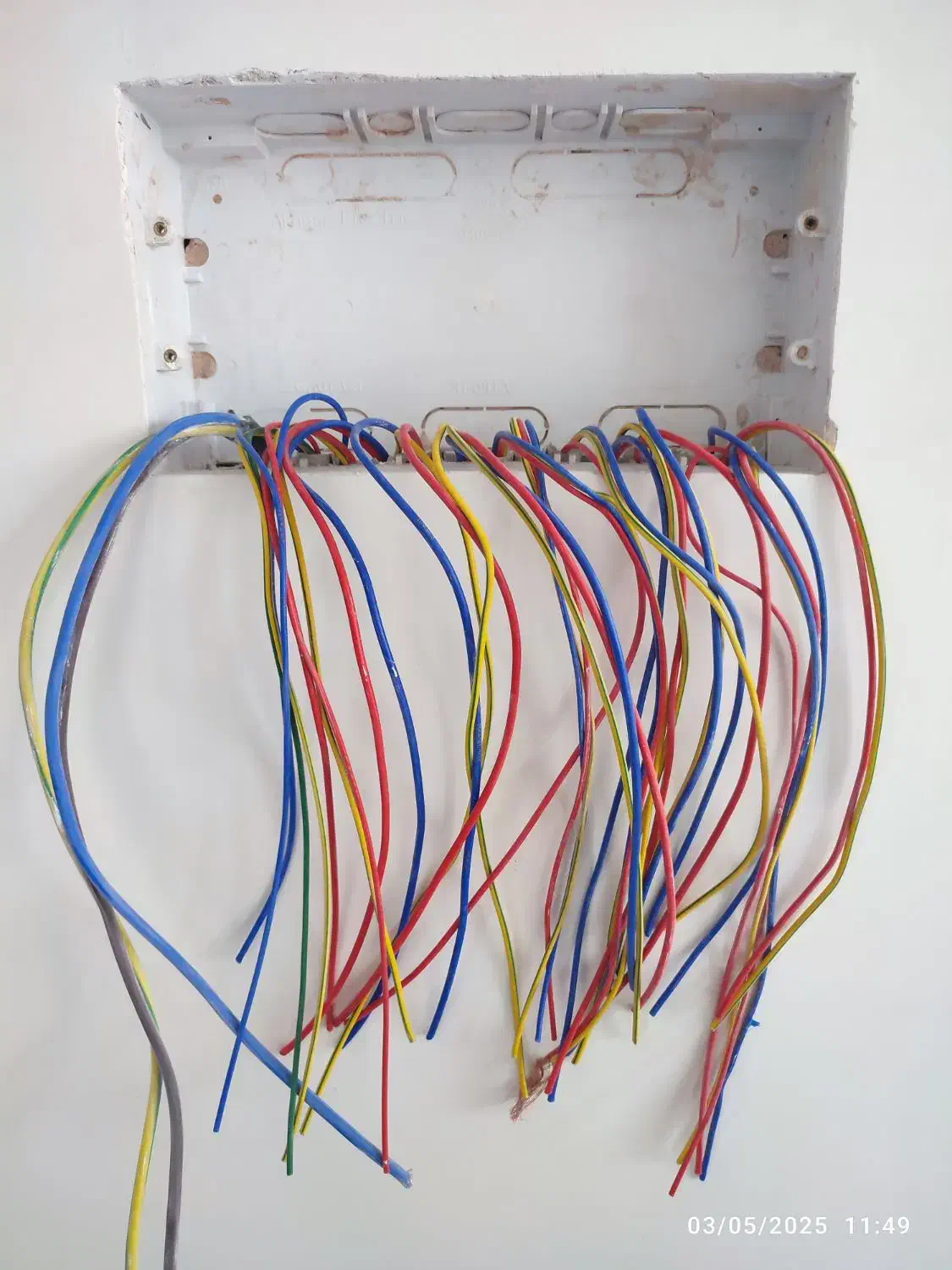 برقکاری ساختمان/لاینر/دوربین/دزدگیر|خدمات پیشه و مهارت|شاهین‌شهر, حافظ جنوبی|دیوار