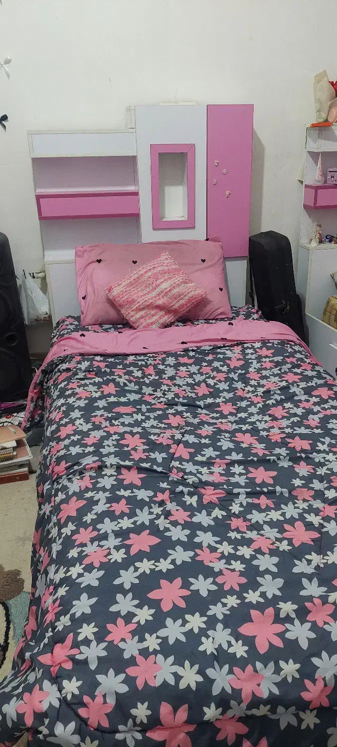 میز تحریر و تخت خواب نوجوان|تخت و سرویس خواب|شیراز, گلشن|دیوار