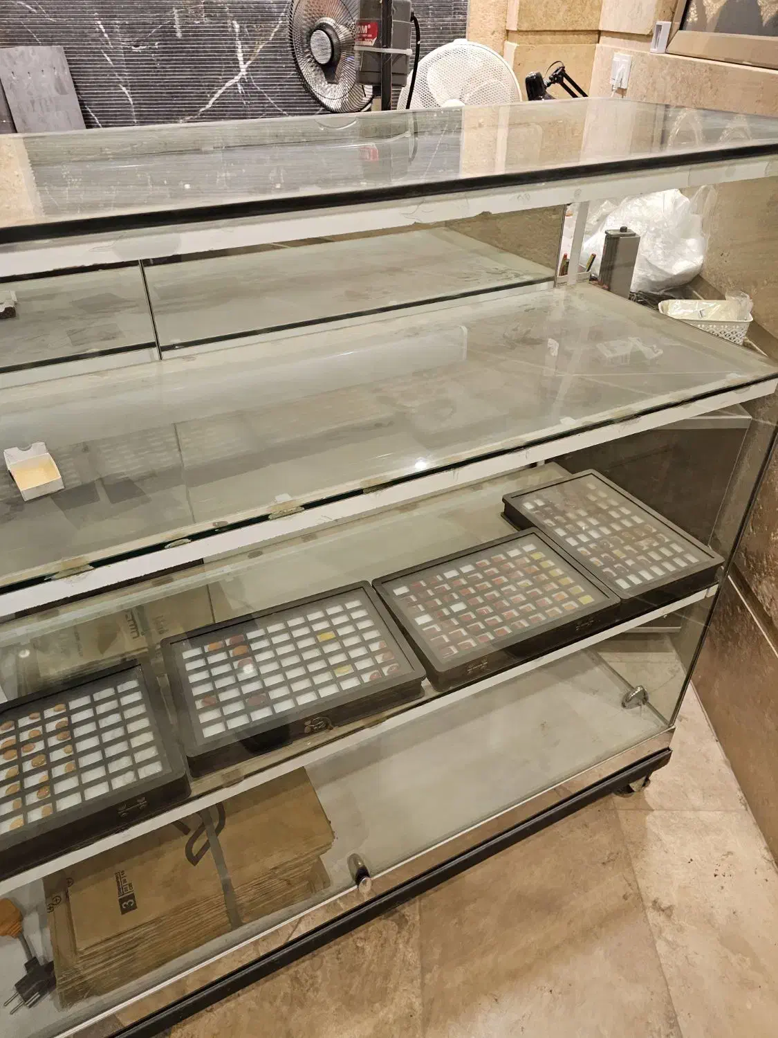 ویترین جوندار|بوفه، ویترین، کنسول|پردیس, فاز ۳|دیوار