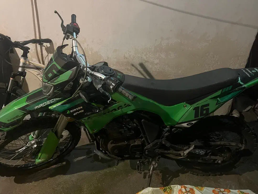 تریل کویر ۱۴۰۱ تی فور|موتورسیکلت|تهران, سعادتآباد|دیوار