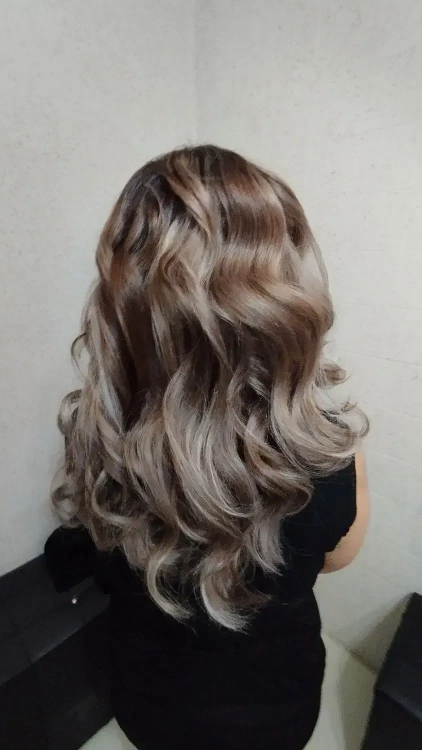 تخصصی‌ترین خدمات رنگ و لایت مو|خدمات آرایشگری و زیبایی|اصفهان, سرتاوه|دیوار