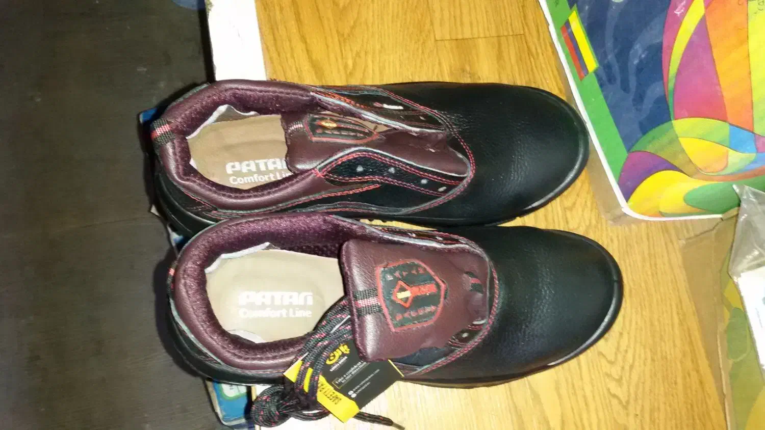 کفش ایمنی|کیف، کفش، کمربند|اصفهان, سرچشمه|دیوار