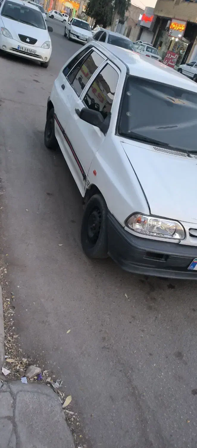 هاچبک سفید|خودرو سواری و وانت|جیرفت, |دیوار