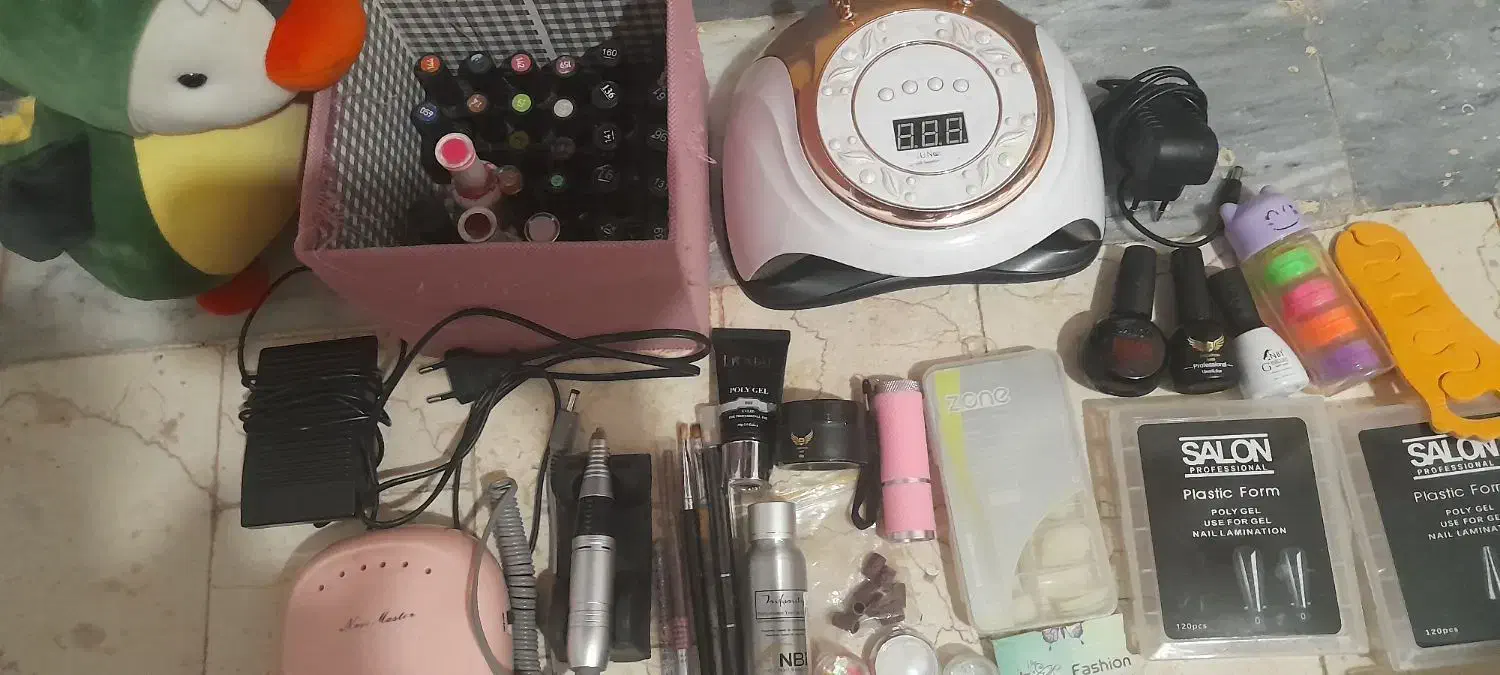 فروش وسایل ناخن|آرایشگاه و سالنهای زیبایی|بهارستان, |دیوار