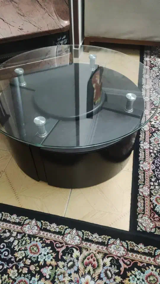 میز وسط شیشه ای و ۴ عدد عسلی|مبلمان خانگی و میز عسلی|فردیس, شهرک وحدت|دیوار