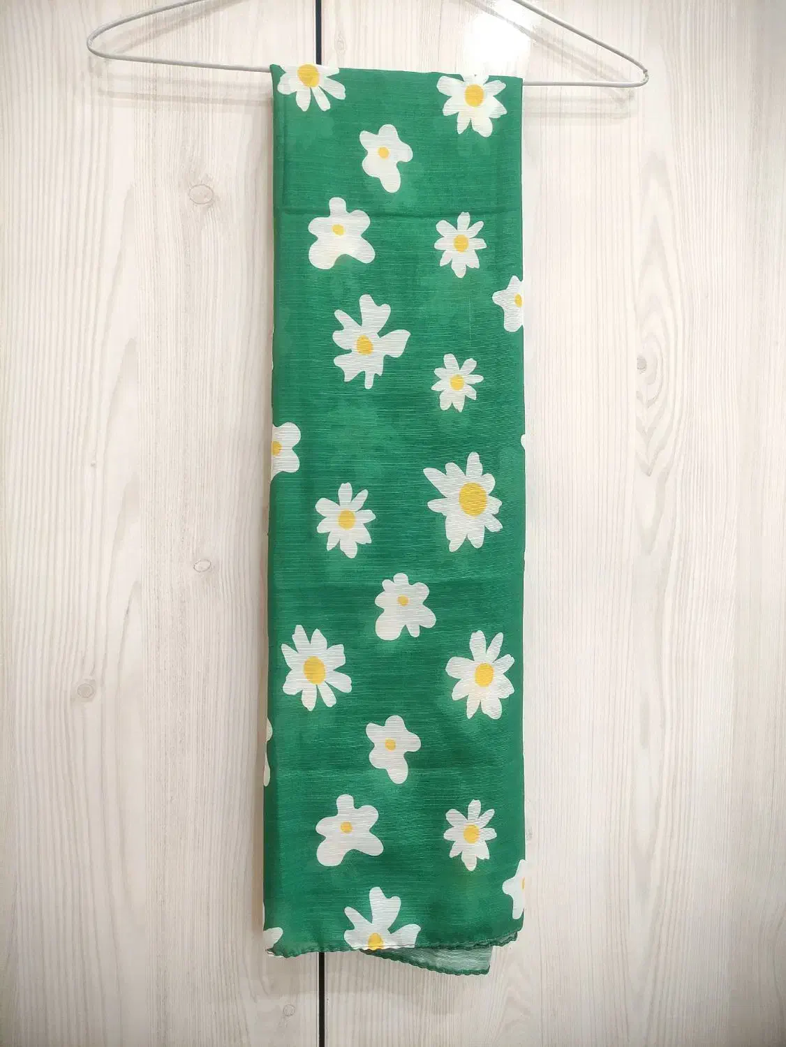 تعدادی شال و روسری|لباس|بیرجند, |دیوار