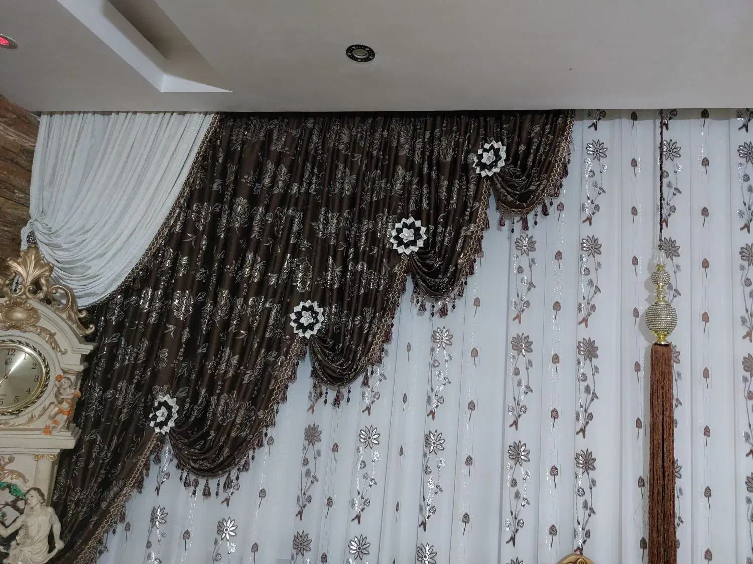 پرده پذیرایی کاملا سالم ونو قیمت ۳،۵۰۰ میلیون|پرده، رانر، رومیزی|محمدیه-قزوین, |دیوار