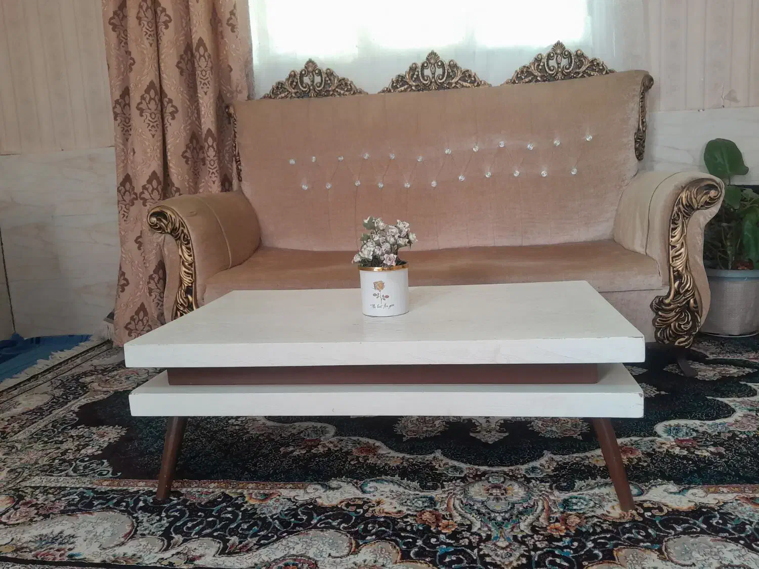 مبل هفت نفره و بوفه چوبی|مبلمان خانگی و میز عسلی|آشخانه, |دیوار