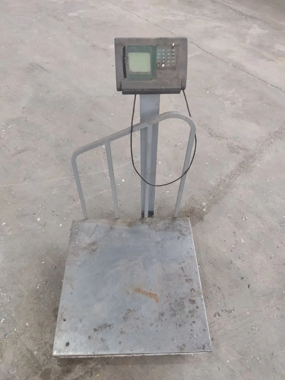 ترازو دیجیتال بزرگ و هواکش قوی  فروش فوری|فروشگاه و مغازه|رشت, لاکان|دیوار