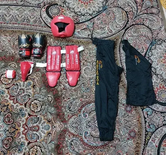 لباس و لوازم ورزشی کنگ فو کاراته دستکش بوکس اصل|تجهیزات ورزشی|پاکدشت, پاکدشت (مامازند)|دیوار