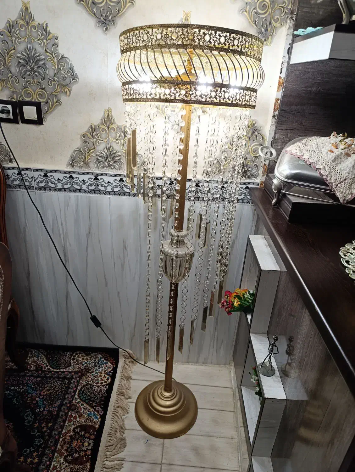 آباژور ایستاده طلایی|چراغ خواب و آباژور|بهارستان, |دیوار