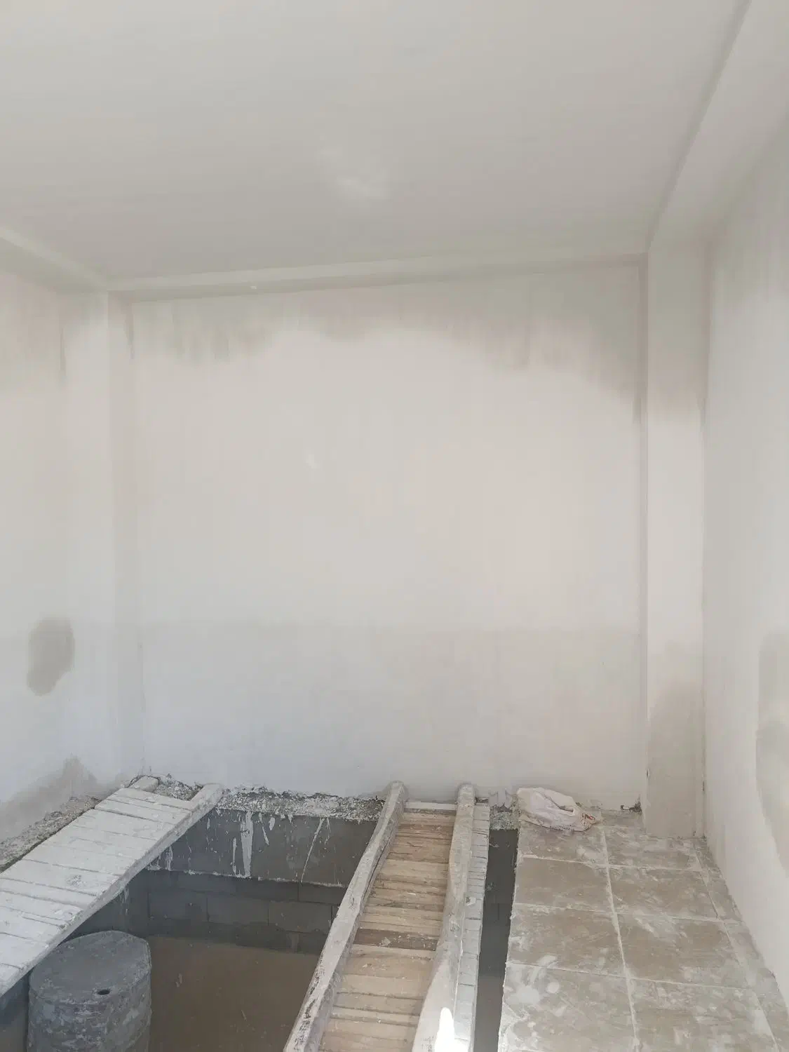 بنایی سیمان کاری سنگ چینی گچ کاری|خدمات پیشه و مهارت|سنندج, |دیوار