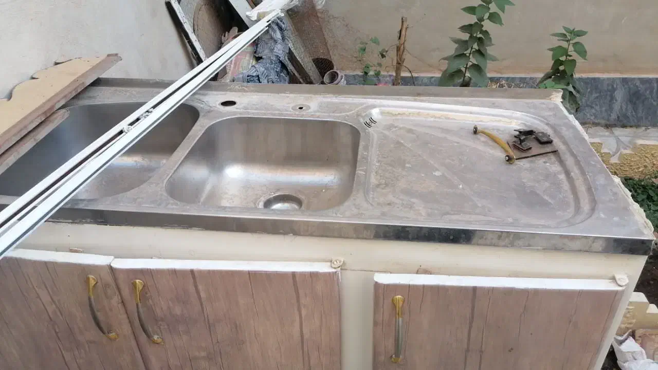 کابینت فلزی سالم هود و درب حمام همگی سالم|آب‌چکان و نظم‌دهنده ظروف|نهاوند, |دیوار