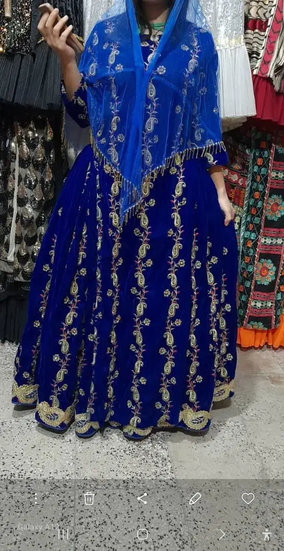 دودست لباس محلی|لباس|بوستان, |دیوار