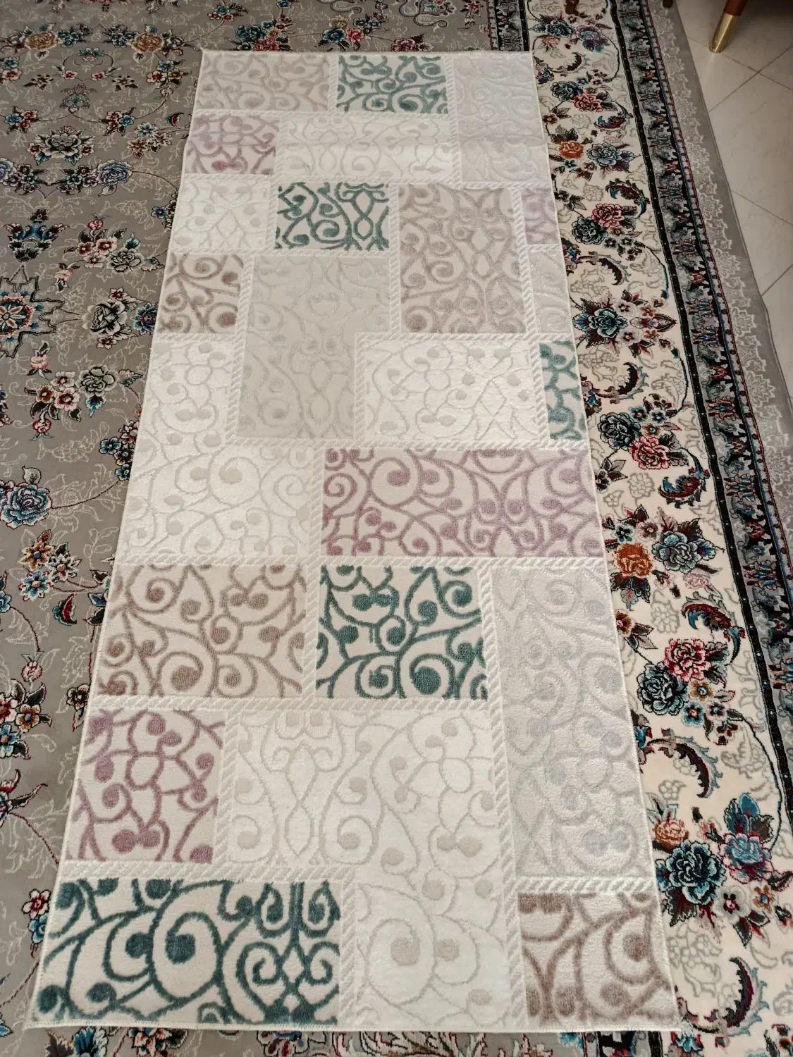 کناره راهرو|فرش|مراغه, |دیوار