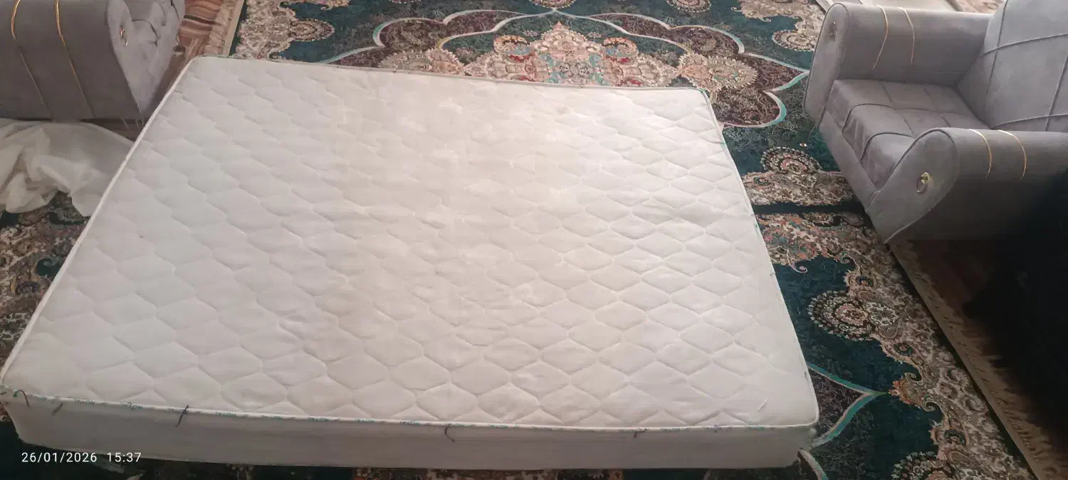 تخت دونفره سالم فقط تشک هست|تخت و سرویس خواب|پاکدشت, پاکدشت (مامازند)|دیوار