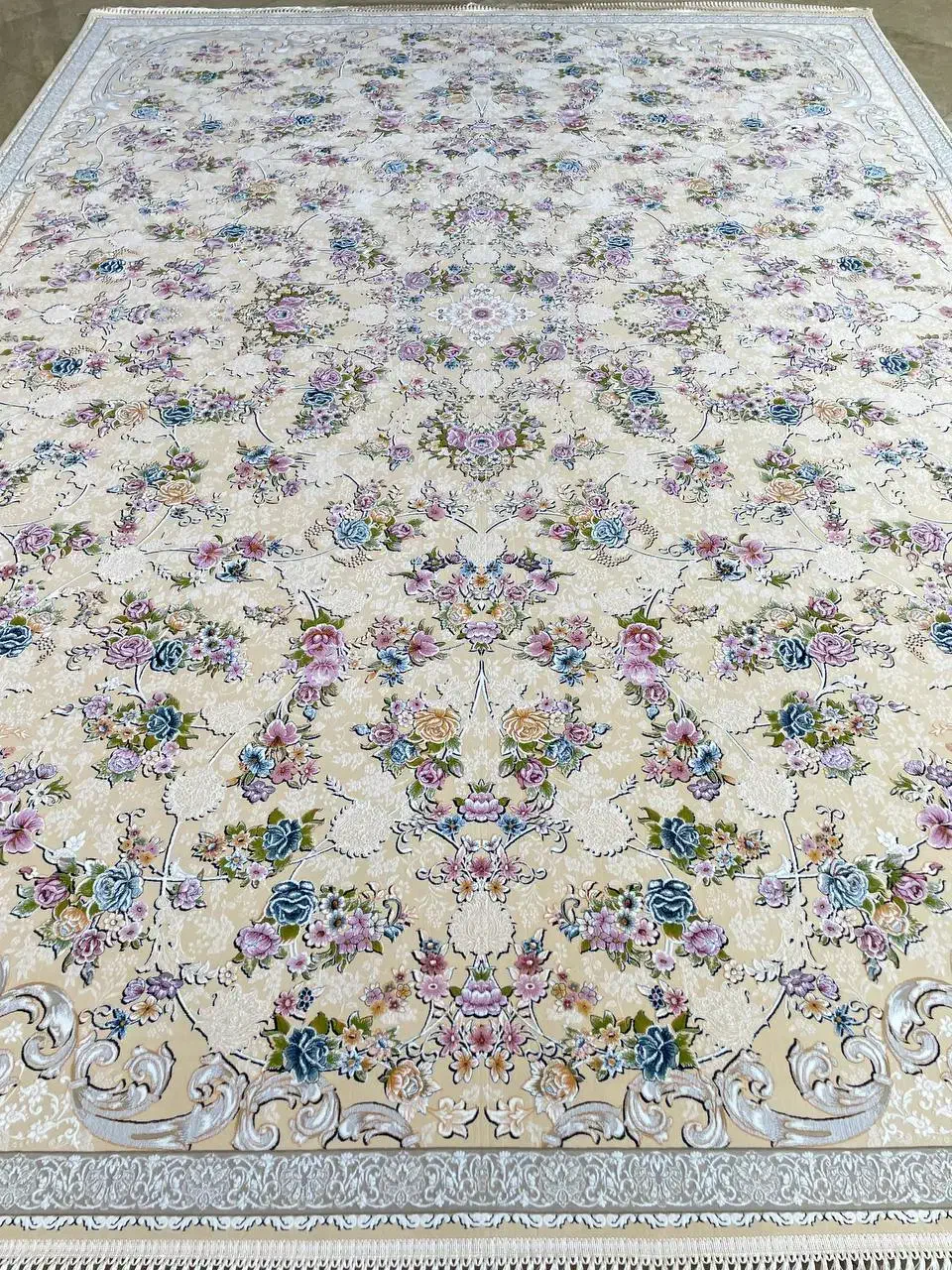 کلکسیون فرش کرم ۱۲۰۰ شانه اصل ۳۶۰۰جدیدرنگی|فرش|صدرا-فارس, فاز ۲|دیوار