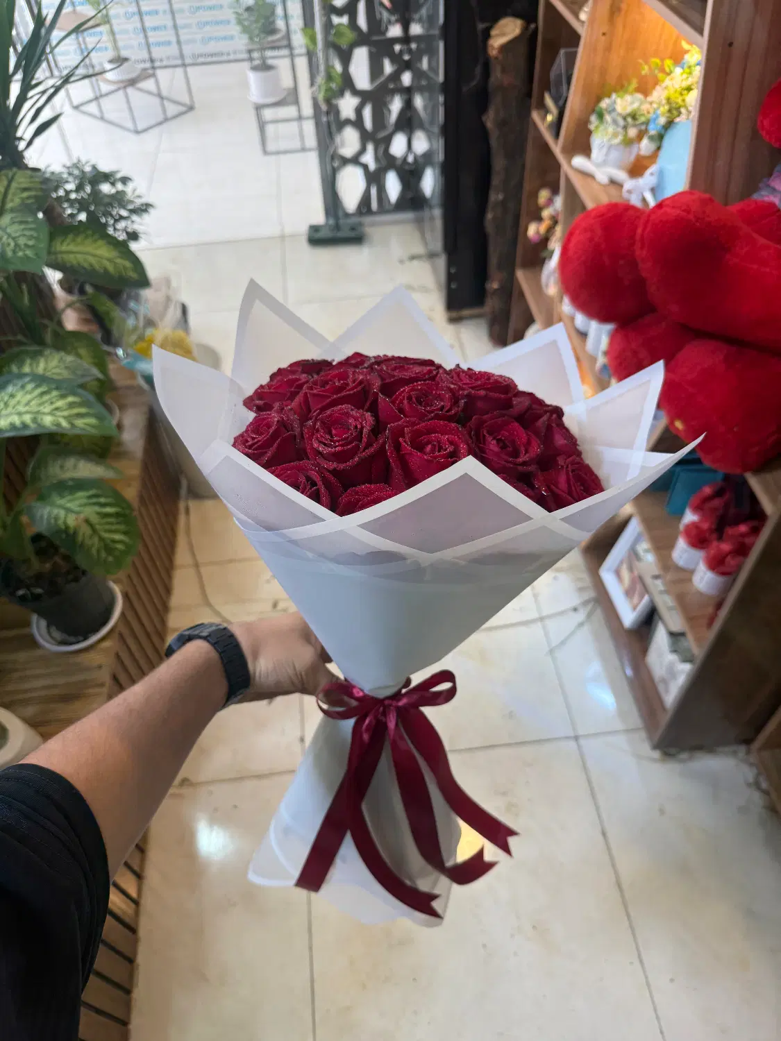 دسته گل رز هلندی ۲۰ شاخه با بهترین کیفیت و قیمت|گل و گیاه طبیعی|شیراز, کوی زهرا|دیوار