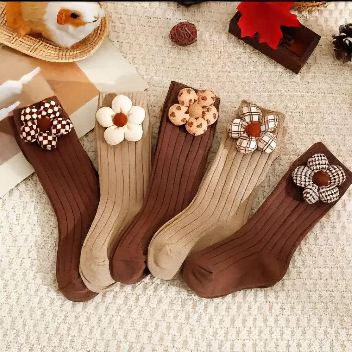 جوراب سـاده و کهنه ممنوع|لباس|قم, بنیاد|دیوار