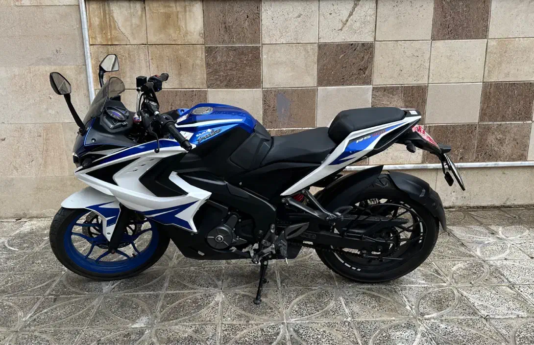 Rs200 باجاج|موتورسیکلت|سنندج, |دیوار