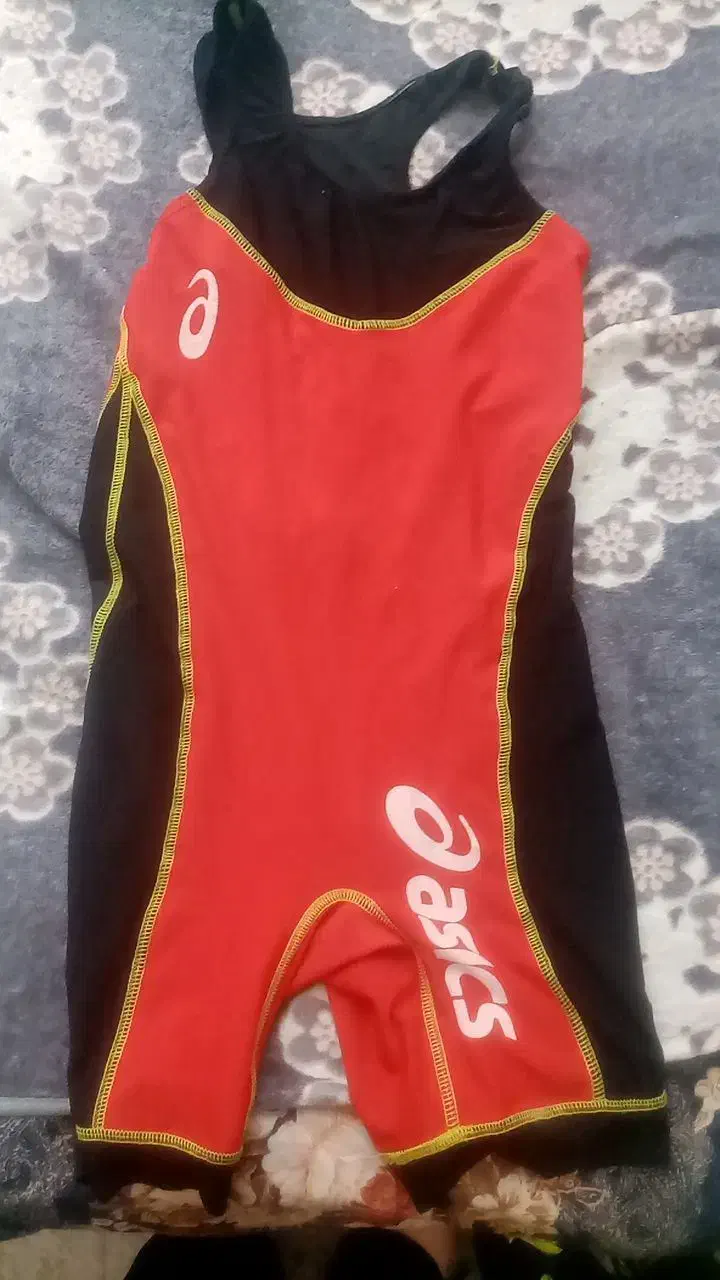 دوبنده کشتی درحد نو سالم سالم|تجهیزات ورزشی|اندیشه, اندیشه فاز ۱|دیوار