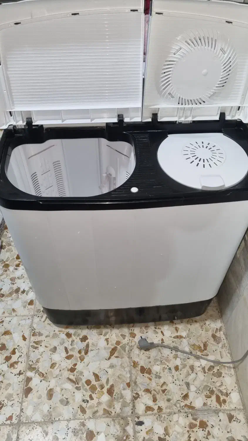 یک عددماشین لباسشوی تمیزدوقلو،ماشین دوقلو خشکن دار|ماشین لباسشویی و خشک‌کن لباس|تیران, |دیوار