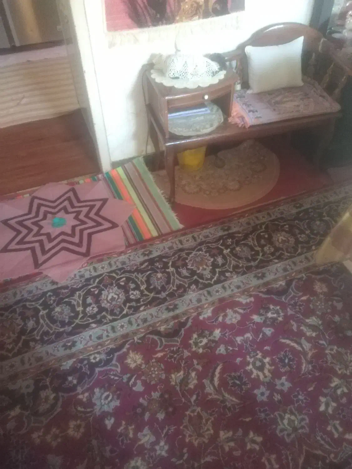 6عددصندلی فرفورژه، یکعدد میزتلفن|میز و صندلی غذاخوری|الیگودرز, |دیوار