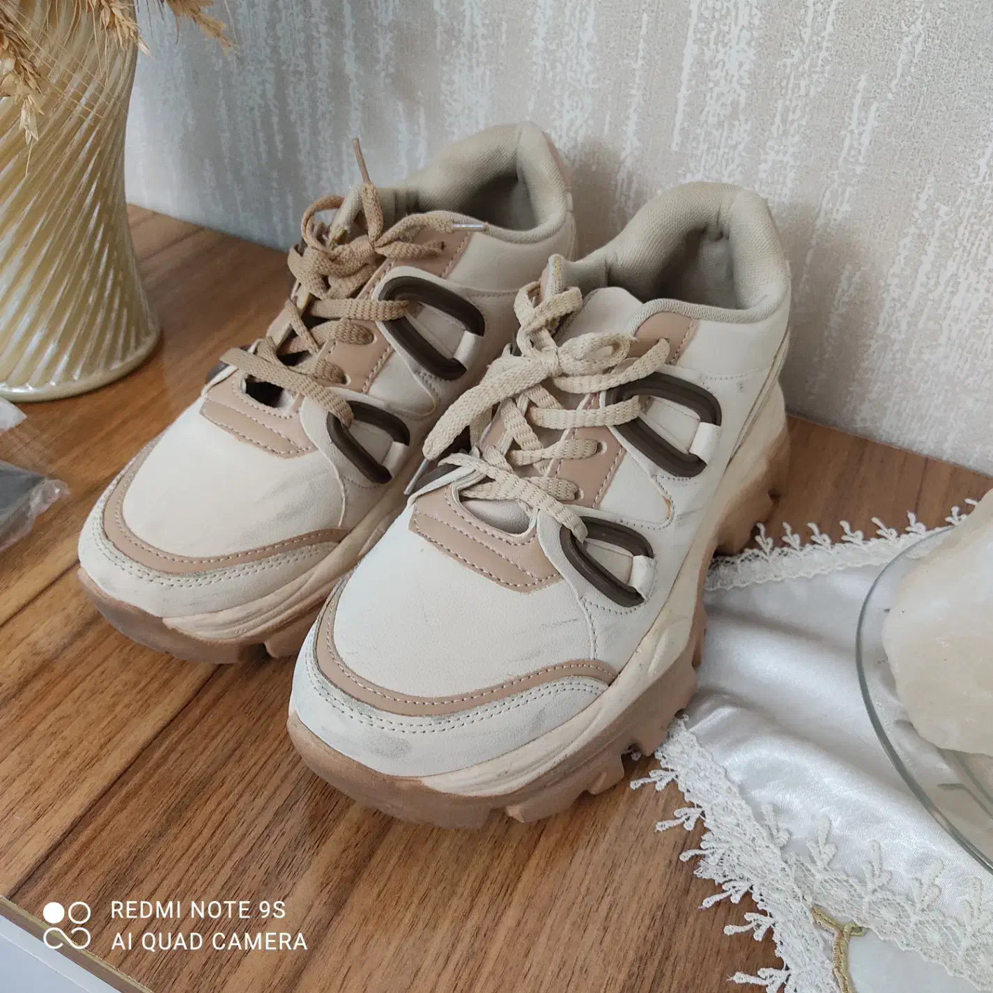 کتونی|کیف، کفش، کمربند|گرگان, |دیوار