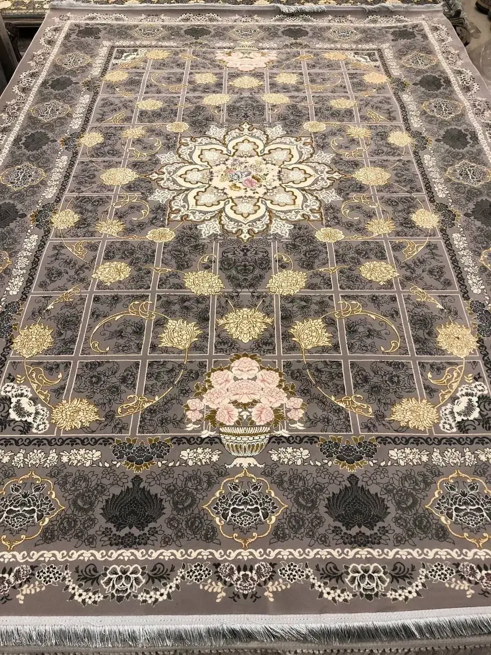 قالی ۱۲ متری و ۶ متری و ۹ متری ۴ متری و ...|فرش|یاسوج, |دیوار