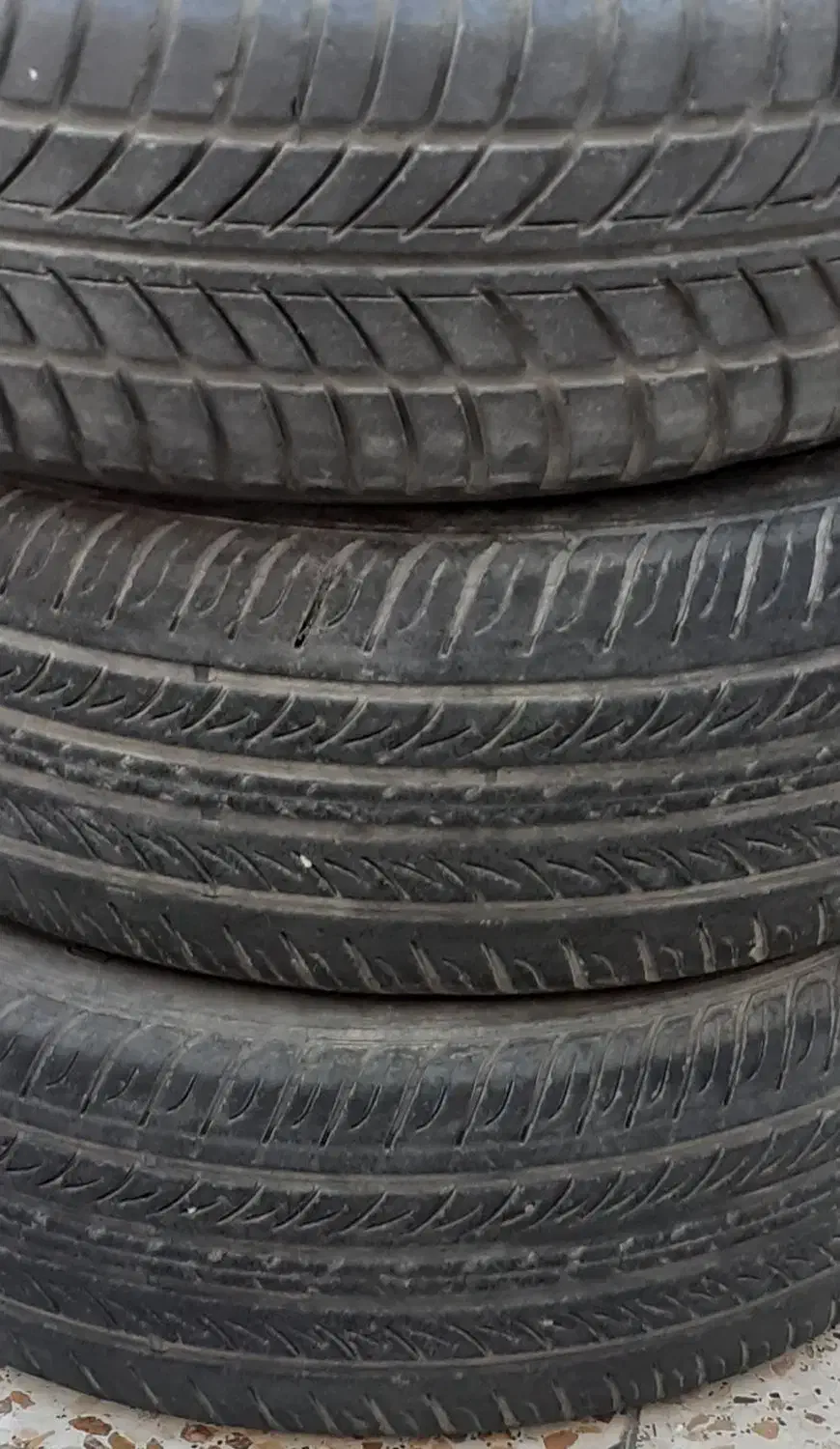 سه حلقه لاستیک یزد سالم 2 عدد 205 1عدد 185|قطعات یدکی و لوازم جانبی|خرم‌آباد, |دیوار