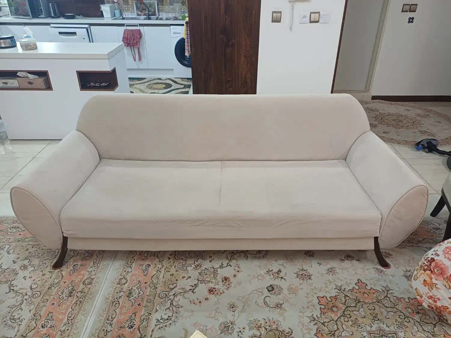 کاناپه ۴ نفره|مبلمان خانگی و میز عسلی|اندیشه, اندیشه فاز ۴|دیوار
