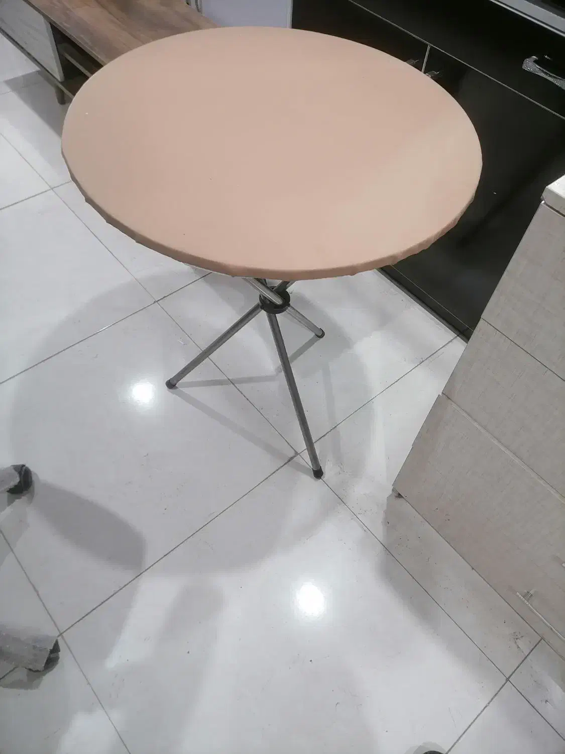 میز خاطره|میز و صندلی غذاخوری|یزد, |دیوار